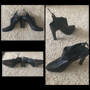 Womens black Gucci tie back heels